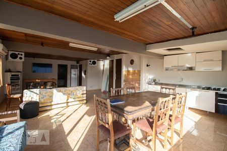 Casa à venda com 300m², 4 quartos e 5 vagas Casa à venda com 300m², 4 quartos e 5 vagasSala/Cozinha