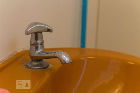 Apartamento à venda com 220m², 4 quartos e 3 vagas Apartamento à venda com 220m², 4 quartos e 3 vagasBanheiro de serviço - Torneira