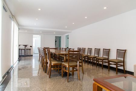 Apartamento à venda com 220m², 4 quartos e 3 vagas Apartamento à venda com 220m², 4 quartos e 3 vagasÁrea comum - Salão de festas