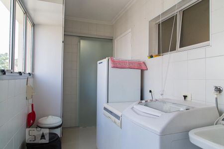 Apartamento à venda com 220m², 4 quartos e 3 vagas Apartamento à venda com 220m², 4 quartos e 3 vagasÁrea de serviço