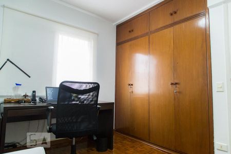 Apartamento à venda com 220m², 4 quartos e 3 vagas Apartamento à venda com 220m², 4 quartos e 3 vagasQuarto 2