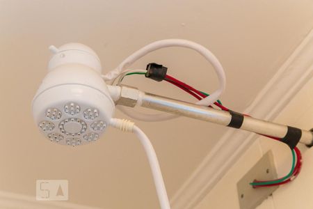 Apartamento à venda com 220m², 4 quartos e 3 vagas Apartamento à venda com 220m², 4 quartos e 3 vagasBanheiro de serviço - Chuveiro