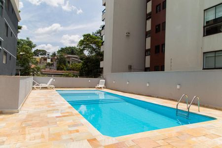 Apartamento à venda com 220m², 4 quartos e 3 vagas Apartamento à venda com 220m², 4 quartos e 3 vagasÁrea comum - Piscina