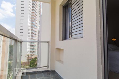 Apartamento à venda com 220m², 4 quartos e 3 vagas Apartamento à venda com 220m², 4 quartos e 3 vagasVaranda da suíte