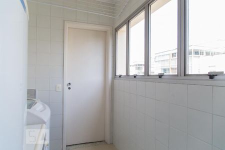 Apartamento à venda com 220m², 4 quartos e 3 vagas Apartamento à venda com 220m², 4 quartos e 3 vagasÁrea de serviço