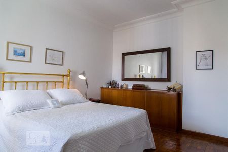 Apartamento à venda com 220m², 4 quartos e 3 vagas Apartamento à venda com 220m², 4 quartos e 3 vagasSuíte
