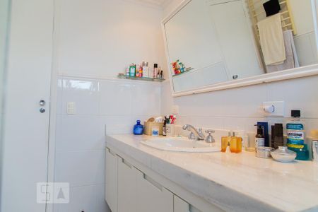 Apartamento à venda com 220m², 4 quartos e 3 vagas Apartamento à venda com 220m², 4 quartos e 3 vagasBanheiro da suíte