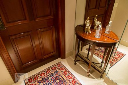 Apartamento à venda com 220m², 4 quartos e 3 vagas Apartamento à venda com 220m², 4 quartos e 3 vagasÁrea comum - Entrada