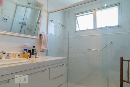 Apartamento à venda com 220m², 4 quartos e 3 vagas Apartamento à venda com 220m², 4 quartos e 3 vagasBanheiro da suíte