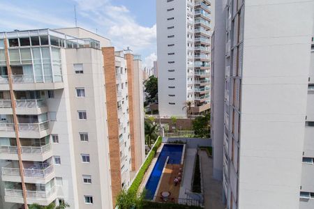 Apartamento à venda com 220m², 4 quartos e 3 vagas Apartamento à venda com 220m², 4 quartos e 3 vagasVista do quarto de serviço