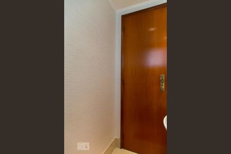 Apartamento à venda com 220m², 4 quartos e 3 vagas Apartamento à venda com 220m², 4 quartos e 3 vagasLavabo