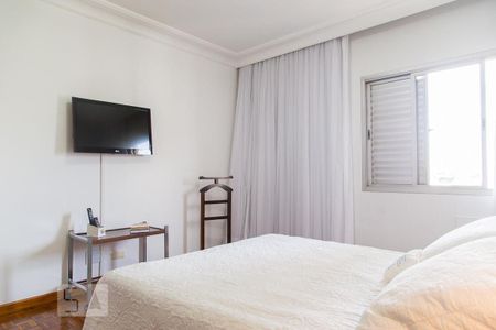 Apartamento à venda com 220m², 4 quartos e 3 vagas Apartamento à venda com 220m², 4 quartos e 3 vagasSuíte