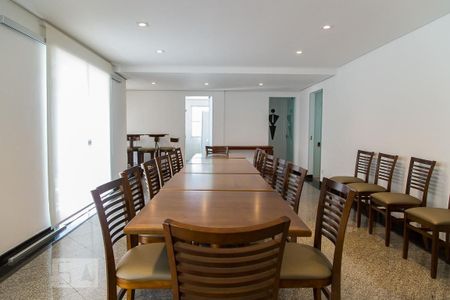 Apartamento à venda com 220m², 4 quartos e 3 vagas Apartamento à venda com 220m², 4 quartos e 3 vagasÁrea comum - Salão de festas