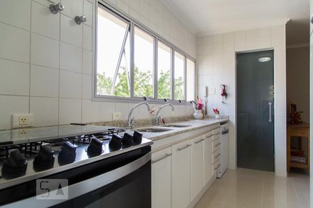 Apartamento à venda com 220m², 4 quartos e 3 vagas Apartamento à venda com 220m², 4 quartos e 3 vagasCozinha