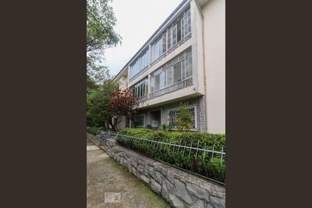 Apartamento para alugar com 119m², 3 quartos e sem vaga Apartamento para alugar com 119m², 3 quartos e sem vagaFachada