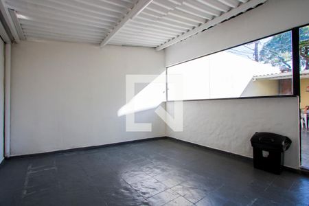 Casa à venda com 201m², 3 quartos e 2 vagas Casa à venda com 201m², 3 quartos e 2 vagasSalão
