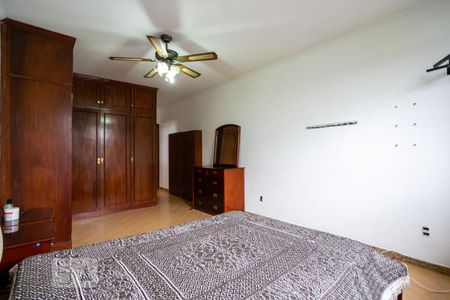 Casa à venda com 290m², 3 quartos e 2 vagasSuíte