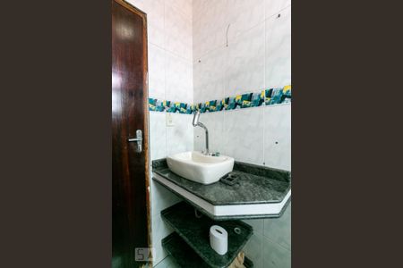 Casa à venda com 290m², 3 quartos e 2 vagasBanheiro