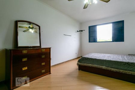 Casa à venda com 290m², 3 quartos e 2 vagasSuíte