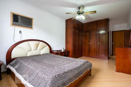 Casa à venda com 290m², 3 quartos e 2 vagasSuíte