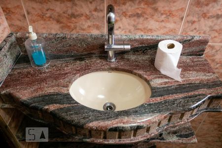 Casa à venda com 290m², 3 quartos e 2 vagasBanheiro da Suíte