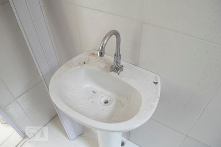 Banheiro de casa para alugar com 1 quarto, 70m² em Vila Zat, São Paulo