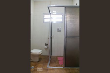 Casa para alugar com 236m², 3 quartos e 4 vagas Casa para alugar com 236m², 3 quartos e 4 vagasBanheiro