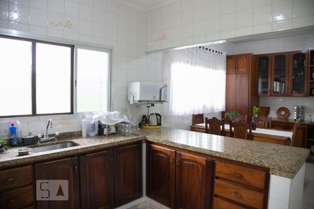 Casa para alugar com 236m², 3 quartos e 4 vagas Casa para alugar com 236m², 3 quartos e 4 vagasCozinha