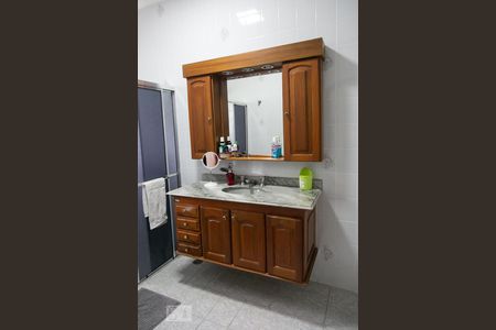 Casa para alugar com 236m², 3 quartos e 4 vagas Casa para alugar com 236m², 3 quartos e 4 vagasBanheiro da Suite