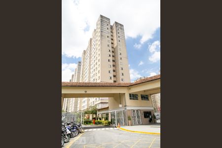 Apartamento à venda com 55m², 3 quartos e 1 vaga Apartamento à venda com 55m², 3 quartos e 1 vagaFachada