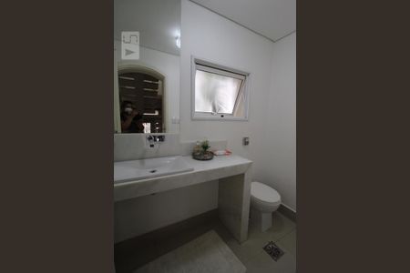 Casa para alugar com 800m², 4 quartos e 6 vagasLavabo