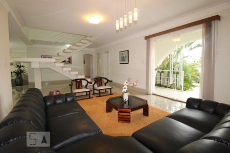 Casa para alugar com 800m², 4 quartos e 6 vagasSala