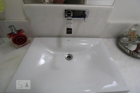 Casa para alugar com 800m², 4 quartos e 6 vagasLavabo