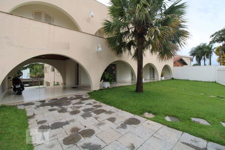 Casa para alugar com 800m², 4 quartos e 6 vagasFachada