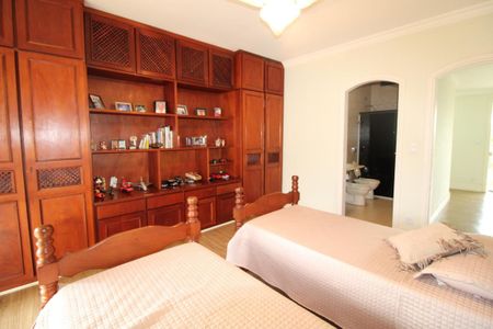 Casa para alugar com 800m², 4 quartos e 6 vagasQuarto 2