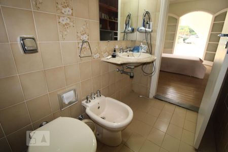 Casa para alugar com 800m², 4 quartos e 6 vagasBanheiro do Quarto 3