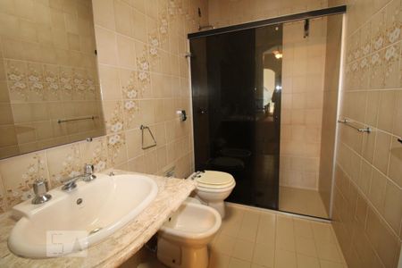 Casa para alugar com 800m², 4 quartos e 6 vagasBanheiro do Quarto 2