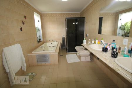 Casa para alugar com 800m², 4 quartos e 6 vagasBanheiro do Quarto 4