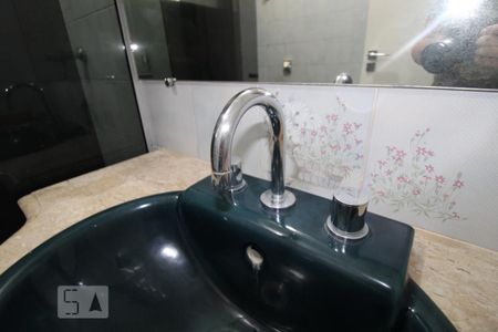 Casa para alugar com 800m², 4 quartos e 6 vagasBanheiro do Quarto 1