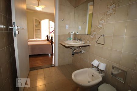 Casa para alugar com 800m², 4 quartos e 6 vagasBanheiro do Quarto 2