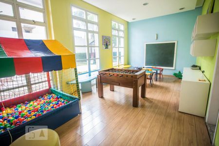 Apartamento à venda com 65m², 2 quartos e 1 vagaÁrea comum 