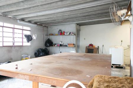 Casa à venda com 250m², 2 quartos e 4 vagas Casa à venda com 250m², 2 quartos e 4 vagasÁrea de Serviço