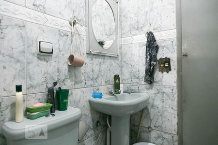 Casa à venda com 250m², 2 quartos e 4 vagas Casa à venda com 250m², 2 quartos e 4 vagasBanheiro 1