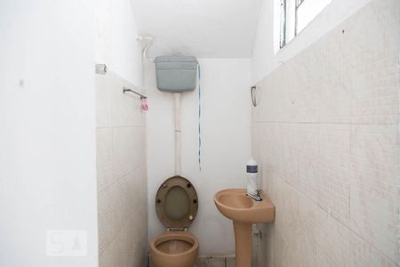 Casa à venda com 250m², 2 quartos e 4 vagas Casa à venda com 250m², 2 quartos e 4 vagasBanheiro da edicula