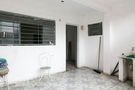 Casa à venda com 250m², 2 quartos e 4 vagas Casa à venda com 250m², 2 quartos e 4 vagasEdicula