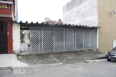 Casa à venda com 250m², 2 quartos e 4 vagas Casa à venda com 250m², 2 quartos e 4 vagasFachada