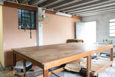 Casa à venda com 250m², 2 quartos e 4 vagas Casa à venda com 250m², 2 quartos e 4 vagasÁrea de Serviço