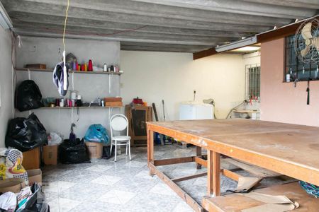 Casa à venda com 250m², 2 quartos e 4 vagas Casa à venda com 250m², 2 quartos e 4 vagasÁrea de Serviço