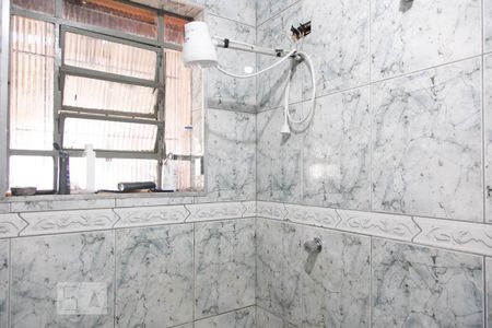 Casa à venda com 250m², 2 quartos e 4 vagas Casa à venda com 250m², 2 quartos e 4 vagasChuveiro