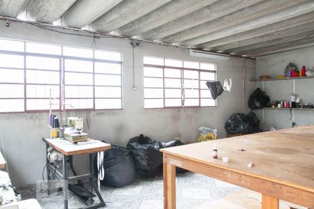 Casa à venda com 250m², 2 quartos e 4 vagas Casa à venda com 250m², 2 quartos e 4 vagasÁrea de Serviço